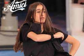Tra la coppia però c'è aria di crisi, tanto da far arrivare la relazione al. Giulia Stabile Chi E La Ballerina Italo Catalana Di Amici 20