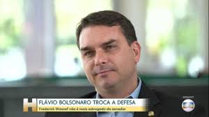 Flávio Bolsonaro diz que Frederick Wassef não é mais seu advogado de defesa