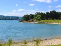 Aire De Stationnement Et De Service Du Camping Du Lac Le Mesnil Sous Jumieges Normandie Tourisme