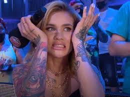 Find the perfect karolina gilon stock photos and editorial news pictures from getty images. Love Island Karolina Gilon Cierpi Na Mizofonie To Bardzo Uciazliwe W Przebywaniu Z Ludzmi
