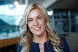 Ze is voor het grote publiek voornamelijk bekend van. Lucille Werner Ik Bel Elke Dag Met Tien Vreemden Die Contact Willen Show Ad Nl