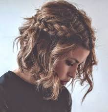 5 Tutos Coiffures Etape Par Etape Pour Cheveux Boucles Coiffure Coiffure Facile Cheveux