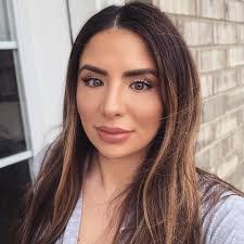 Val Luna's Instagram, Twitter & Facebook