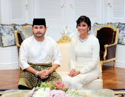 .mulia tengku mahkota pahang dijalankan pada 23 oktober 1977 di istana abu bakar, pekan. 5 Foto Baby Bump Cik Puan Khaleeda Isteri Tengku Mahkota Johor Laman Gosip Dan Informasi Terkini