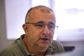 Diplomirao je na elektrotehničkom fakultetu u beogradu, a poslediplomske studije je završio na fakultetu političkih nauka univerziteta u beogradu. Zoran Cirjakovic Nase Elite Nemaju Alternativu Za Eu Ekspres Net