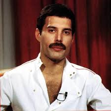 One of the secrets of Freddie Mercury's vocal recording and talent is  precisely the shape of his teeth. The latter have contributed to his  interpretation style even deeper. Not in vain, Queen's