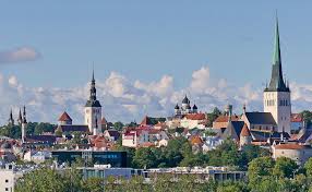 Jun 15, 2021 · lyndanise kohal hakkas kõrguma ilmaliku ja kirikliku võimu keskus toompea seal paikneva lossi kui maaisanda residentsi ning neitsi maarja toomkiriku ja toomkooliga. Die Altstadt Von Tallinn Foto Bild World Ostsee Altstadt Bilder Auf Fotocommunity