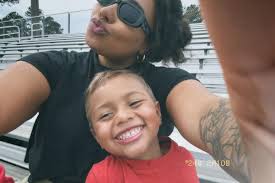 Nicole Alexandria (@itsfrickinbatts) • Instagram photos and videos