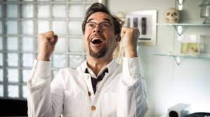 Dennoch bleibt rhythm & love blass, ist weder besonders komisch noch besonders spannend. 8uamaju6z5kdpm