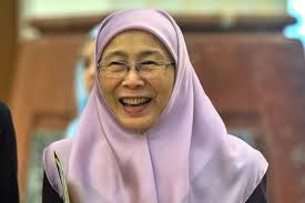 Perkongsian dr wan azizah wan ismail mengenai susuk tubuh dato' seri anwar ibrahim bersempena program seminar. Dr Wan Azizah Launches Suri Incentive Epf Contribution For Housewives