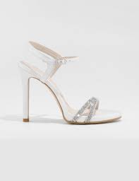 Sandali tacco comodo bassi con plateaux nero in ecopelle calzata regolare con cinturino. Sandali Da Sposa 30 Modelli Di Tendenza Per Le Tue Nozze Estive