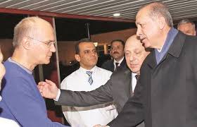 Kızı aslı ataman baykal da oğlu ataç baykal gibi başarılı bir kariyere sahip. Deniz Baykal In Profesor Oglu Atac Baykal Nereli Ne Is Yapiyor Kimdir