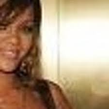 Elisa Coleman's Instagram, Twitter & Facebook