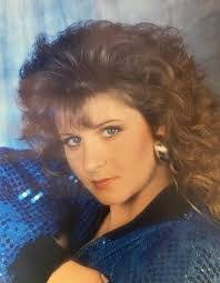 Eileen Riggs's Instagram, Twitter & Facebook