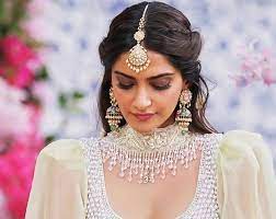 The hairstyle is the most typical to choose according to dress and face shape. 17 Of The Best Indian Wedding Hairstyles For Your Big Day