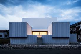 Courtyard house plans offer a nice blend of indoor and outdoor living. Form Kouichi Kimura Architects Plans U Shaped Courtyard House In Japan