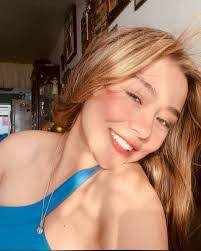 Natalia Andrade's Instagram, Twitter & Facebook