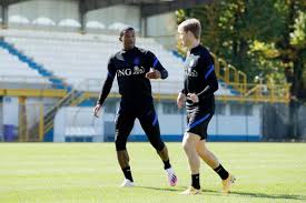 A youth product of eredivisie side feyenoord, wijnaldum became the youngest player ever to represent the club when he made his debut. Frenkie De Jong En Wijnaldum Melden Zich In Portugal Eindelijk Voetbal International