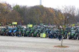 Die können schön zu ihrer lobby gehen und dort betteln. Bauernproteste Trecker Demo In Berlin Agrarheute Com