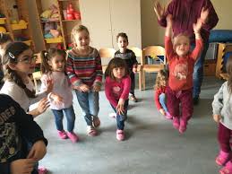 Wir beobachten, dass kinder in den zeiten, in welchen viel musiziert wird, ausgeglichener, fröhlicher und weniger aggressiv sind. Vorsprung Online Musikalische Fruherziehung Fur Kinder Ab Vier Jahren