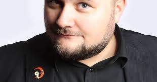 Review: Joe Diamond brings magic to unique role as artist