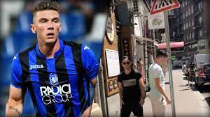 Gosens fifa 21 is 26 years old and has 3* skills and 3* weakfoot, and is left footed. Bergamo Profi Klaut Strassenschild Mit Seinen Kumpels Sport Bild De