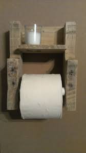 90 Idees Pour Recycler Des Palettes Palette Deco Deco Bois Distributeur Papier Toilette
