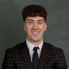 Great to be back in Grainger Hall last night for the UW-Madison Sports  Business Club Kick-off Meeting. PACKED house full of Wisconsin School of  Business students looking to learn more about the… |