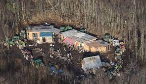 Évacuation et affrontements en cours. Notre Dame Des Landes France Call For Decentralised Action For The First Anniversary Of Zad Evictions
