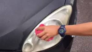 Polish master juga boleh menghilangkan kesan kuning pada lampu kereta anda. Cara Menghilangkan Calar Cermin Kereta