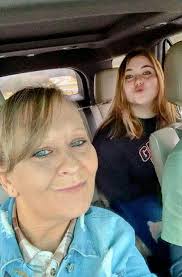 Ramona Rabon's Instagram, Twitter & Facebook