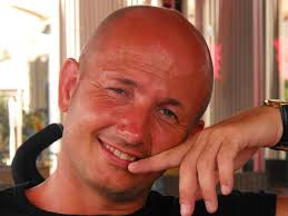 Rick (43) zoekt zijn biologische vader via Facebook