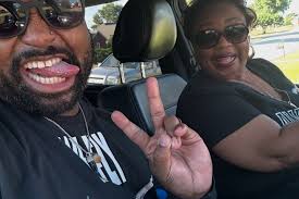 To the matriarch of this family , the Queen , the diva , my number 1 mommy…  I'm screaming HAPPY BIRTHDAY. Mom thank you for always being the glue to  hold this