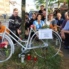 Radfahrer Stirbt Nach Unfall Erstes Kasseler Ghostbike Aufgestellt Kassel