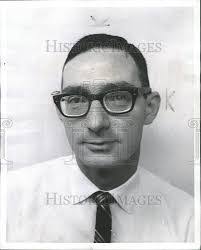 Lee Levinson's Instagram, Twitter & Facebook