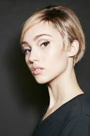 frisur kurze haare pony one hundred snap shots 110 kurzhaarfrisuren für damen inspiriert den, frisuren mit pony bob frisur und pferdeschwanz, haare in line withücken mädchen bobo. Herbst Frisuren 100 Styling Ideen Brigitte De