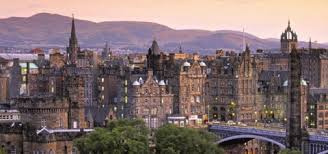 Edimburgo capitale di scozia edimburgo è la capitale della scozia ed una delle città più belle del mondo con una splendida posizione , grande ricchezza architettonica e culturale, splendide tradizioni. Meraviglie Della Scozia Edimburgo