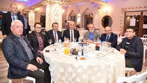 Kocaelispor'un eski başkanlarından hüseyin üzülmez'in bir süredir mücadele ettiği hastalık nedeniyle amerikan hastanesi'ne kaldırıldığı öğrenildi. Huseyin Uzulmez Fikir Kulubunun Gecesine Katildi