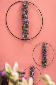 Pin Von Sibylle Kuhn Auf Kranz In 2020 Kunstblumen Blumenarrangements Blumen
