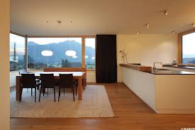 Einfamilienhaus Querformat Zt Gmbh Norman Radon Radon Photography Hanglage Sichtbeton Parkett Offener W Eckfenster Einfamilienhaus Haus Innenarchitektur