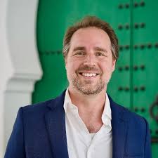 Moon Grand European Journeys: 40 Unforgettable Trips by Road, Rail, Sea &  More (Travel Guide): Peters, Lucas, Moon Travel Guides: 9781640497542:  Amazon.com: Books