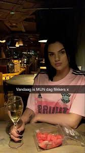 Die track kwam later terug op de tweede mixtape genaamd loei ordinair, met gastbijdragen van onder anderen sbmg en de jeugd van tegenwoordig. Pin Van Bal Anker Op Humor