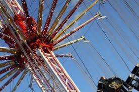 Après un an et demi d'incertitudes et d'inaction, les forains sont de retour au coeur de bruxelles. Typh Barrow Maison Hantee Et Plastique Unique Quelles Nouveautes A La Foire Du Midi 2019