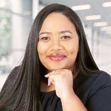 Maxine Muller's Instagram, Twitter & Facebook