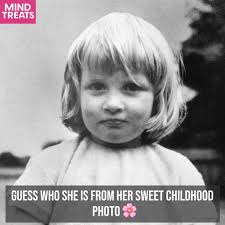 This smiling kid grew up to be known all over the world. Do you know her?  #GuessWho #ChildhoodPhoto #CelebrityQuiz 📷 Getty Images