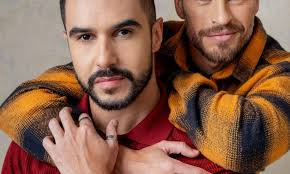 Rodrigo Tardelli e Allan Ralph comemoram os 2 milhões de visualizações em  “Estranho Jeito de Amar”