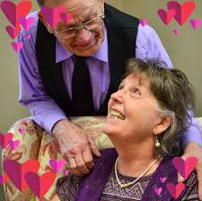 Mirror imagine with a twist. Sad thing is....it took us all morning to even  noticed our outfits🙈. #morningshow #needsleep #humpday Barbara Gibbs WTVD