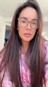 Holly Cabral's Instagram, Twitter & Facebook