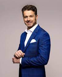Shweta6767) spoke about adelaide chef and porsche enthusiast, jock zonfrillo, met mark webber at the bend motorsport. Masterchef S Jock Zonfrillo S Life Story From Heorin Addict To Top Chef