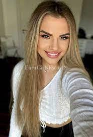 Gayle Bays's Instagram, Twitter & Facebook